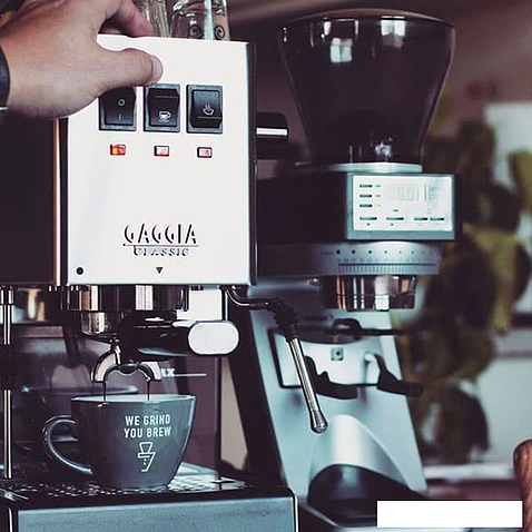 Рожковая помповая кофеварка Gaggia Classic Evo Inox 9481/11