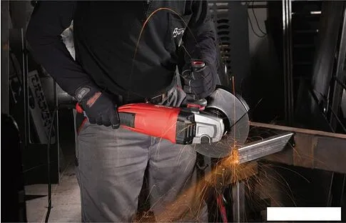 Угловая шлифмашина Milwaukee AGVK 24-230 4933451414