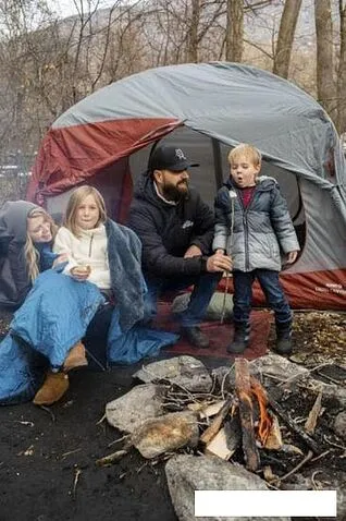 Треккинговая палатка Klymit Cross Canyon 3 (красный/серый)