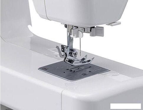 Электромеханическая швейная машина Janome EQ25