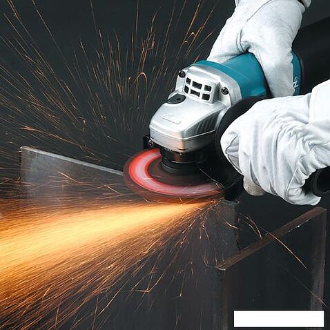 Угловая шлифмашина Makita 9557HNRK