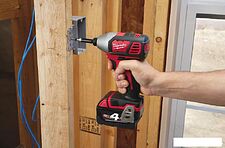 Ударный винтоверт Milwaukee M18 BID-402C [4933443580]