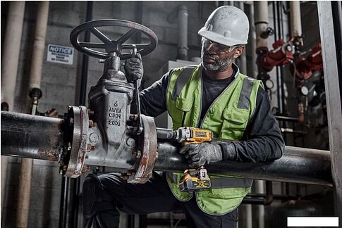 Гайковерт DeWalt DCF892NT (без АКБ, кейс)