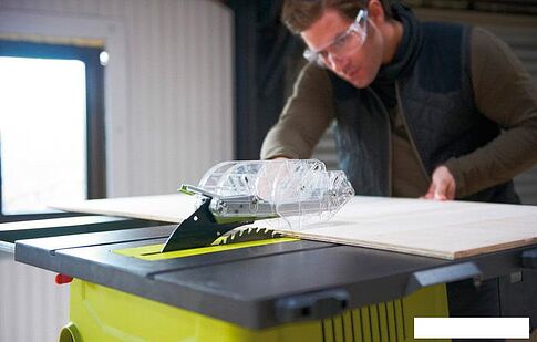 Дисковая пила Ryobi RTS1800ES-G