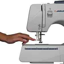 Электромеханическая швейная машина Jaguar FS 4400