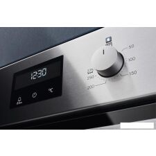 Духовой шкаф Electrolux OEF3H70TX