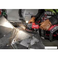 Угловая шлифмашина Milwaukee M18 ONEFSAG 125XPDB-502X Fuel 4933478435 (с 2-мя АКБ)